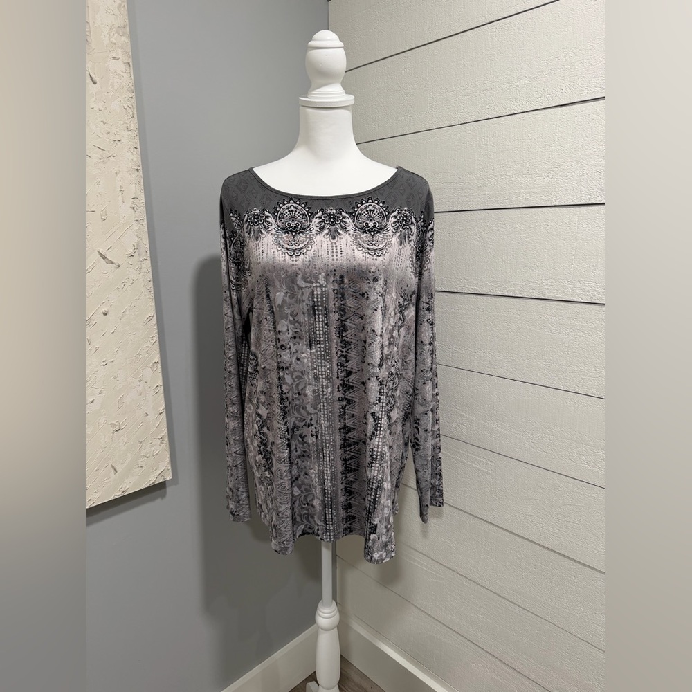 Belle by Kim Gravel Gray and Black Long Sleeve Top